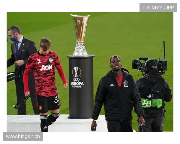 曼联深陷危机:从豪门沦落,滕哈格的战术困境暴露致命短板!