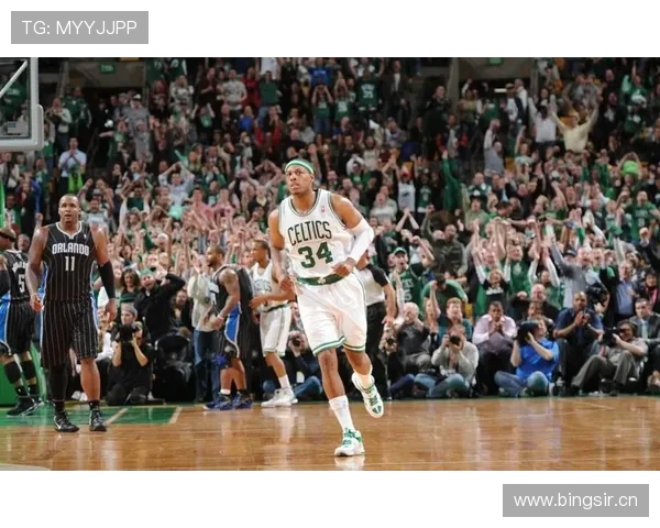 保罗·皮尔斯关键时刻高效单打拉开得分差距