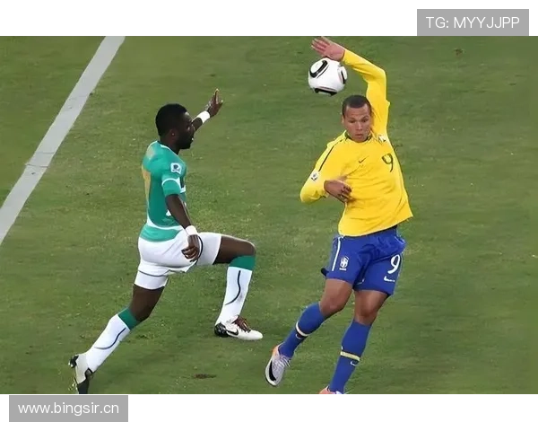 近距离手球判罚为何常引争议规则难点在哪？